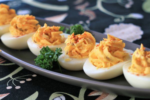 Простой рецепт вкусных фаршированных яиц