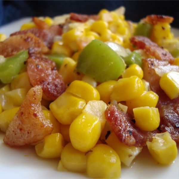 Жареная кукуруза с салом и перцем - отличный гарнир для ваших блюд