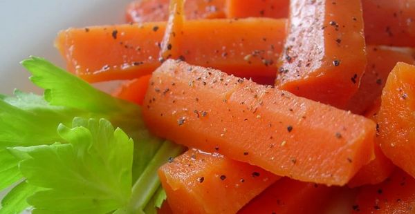 Глазированная морковь - отличный гарнир к мясу