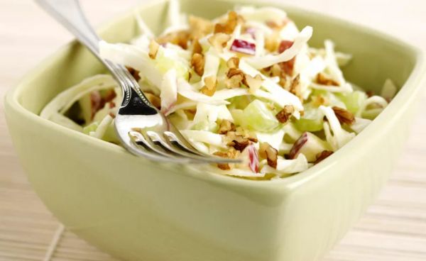 Вальдорфский салат с финиками - быстро, вкусно, полезно