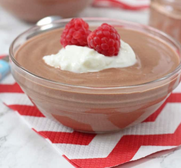 Воздушный шоколадный мусс на молоке и йогурте - полезный и вкусный десерт