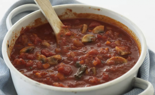 Потрясающий томатный соус с овощами и базиликом