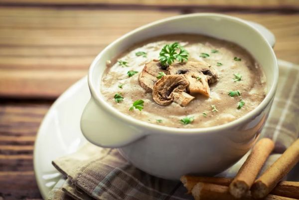 Сытный суп с сушеными грибами по классическому польскому рецепту