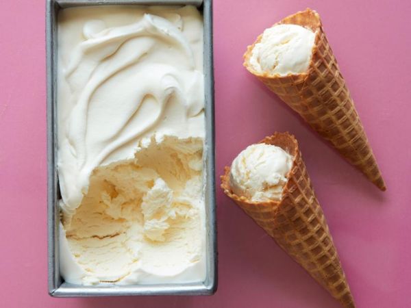 Домашнее ванильное мороженое - просто, быстро и вкусно