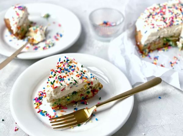 Вкусный и яркий торт ко дню рождения близких