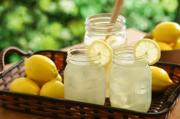 Простой освежающий лимонад из 3 ингредиентов