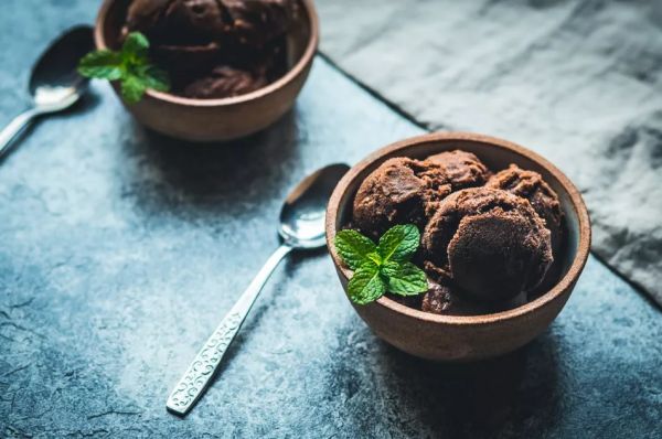 Домашнее шоколадное мороженое своими руками за несколько простых шагов