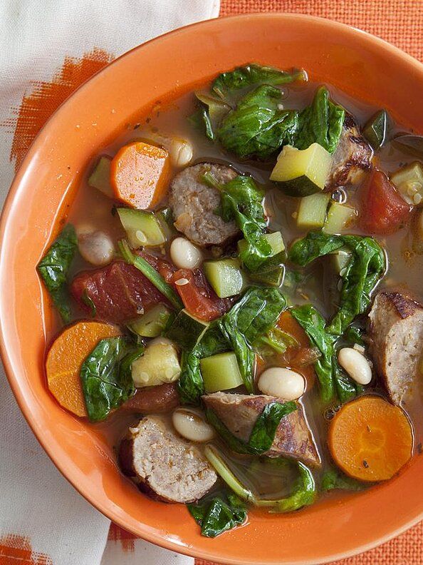 Сытный колбасный суп по-итальянски к зимнему обеду