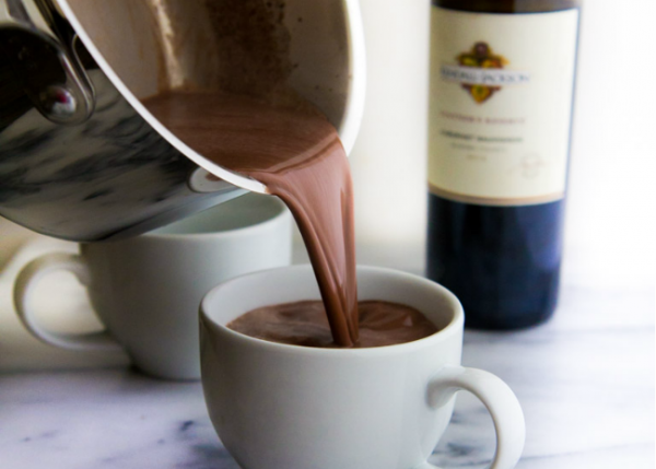 Насыщенный горячий шоколад с вином - вкусный согревающий напиток