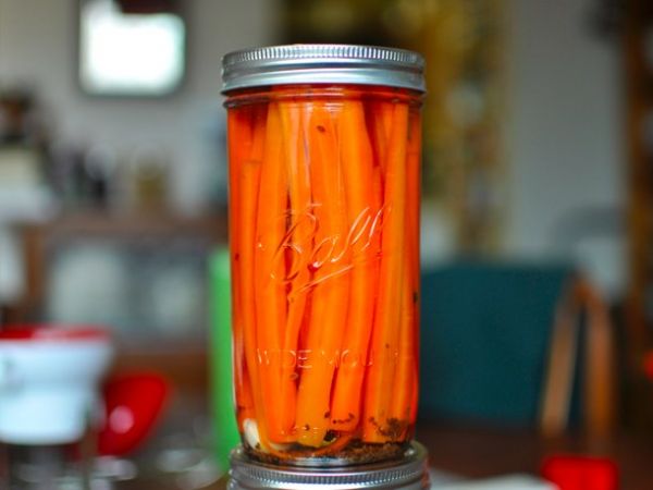 Как замариновать морковь дома за несколько минут