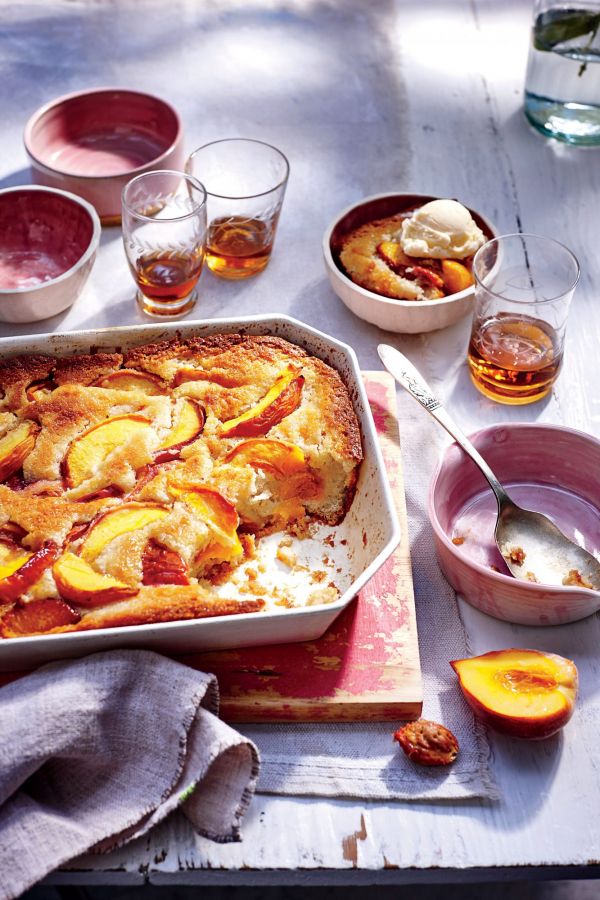 Ленивый персиковый пирог - очень простой и вкусный десерт