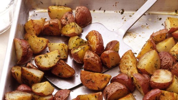 Картошка, запечённая с розмарином - очень простой рецепт