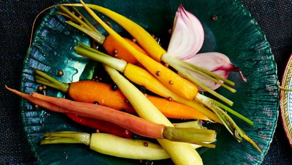 Маринованная молодая морковка - идеальная закуска