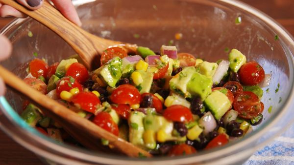 Мексиканский салат «Гуакамоле» за 10 минут