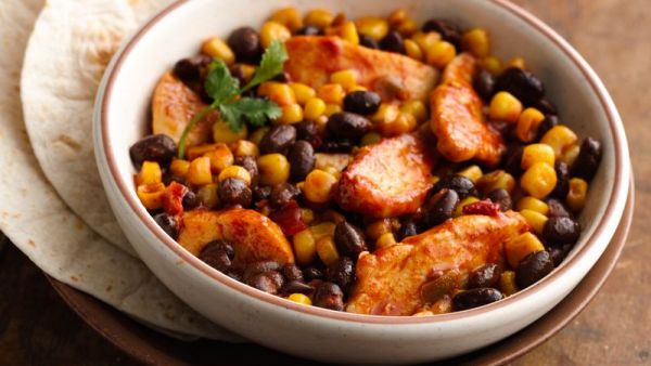 Курица с фасолью и кукурузой по-мексикански - просто, вкусно, пикантно