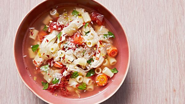 Итальянский куриный суп с макаронами и овощами - сытное первое блюдо