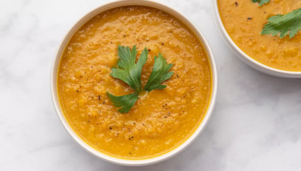 Полезный и вкусный суп-пюре из моркови, сельдерея и яблок