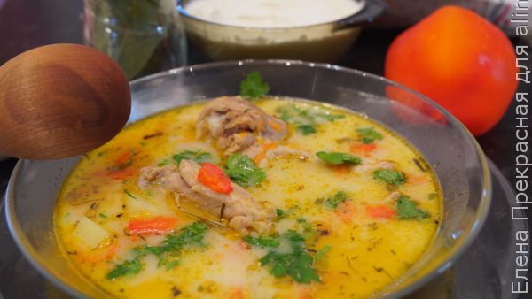 Сырный суп с курицей и болгарским перцем
