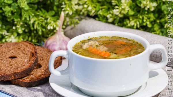 Постный грибной суп с гречкой и овощами
