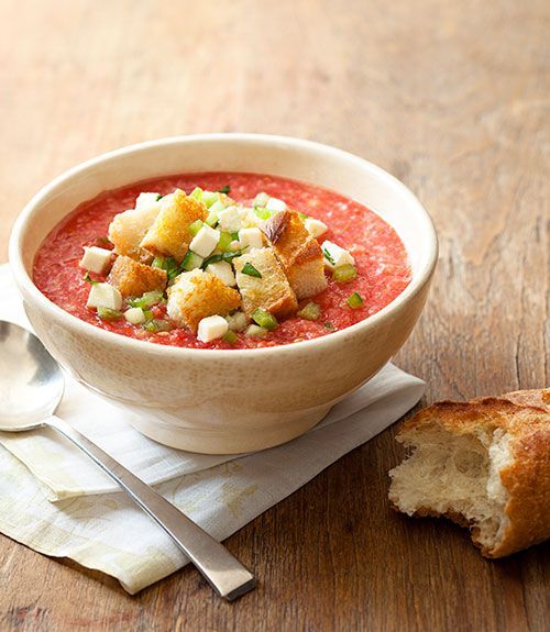 Холодный суп Капрезе – оригинальное блюдо летнего меню