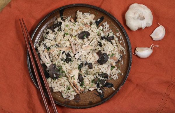Вкусный рис с курицей и грибами в мультиварке
