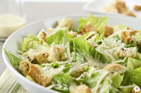 Классический салат «Цезарь» за 35 минут