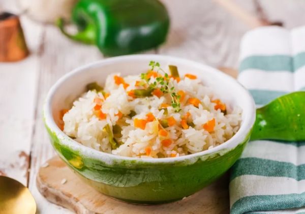 Рис с овощами в духовке: самый простой рецепт