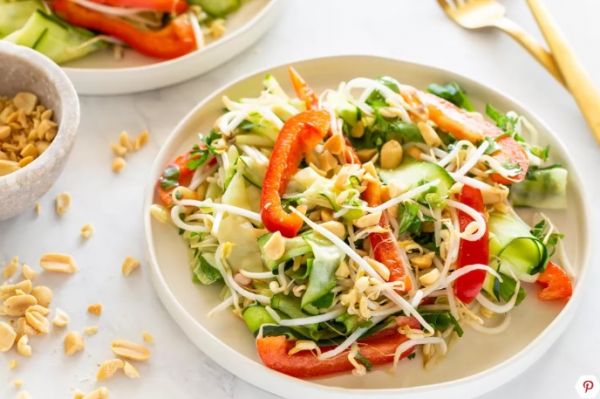 Постный салат по-тайски за 15 минут