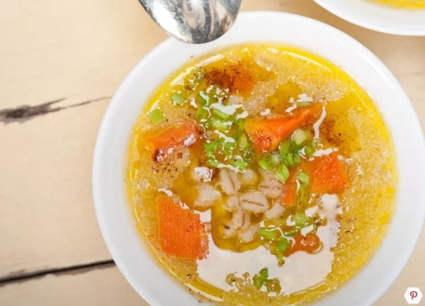 Крупник – перловый суп с грибами по-польски