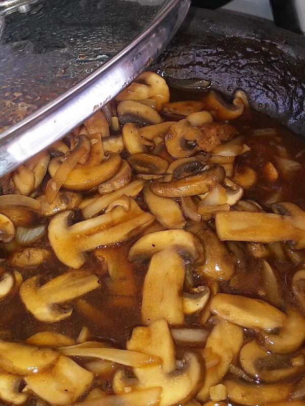 Ароматные жареные грибы на сковороде – проверенный рецепт