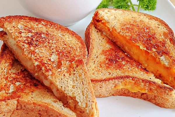 Аппетитный сырный бутерброд – идеальный школьный перекус