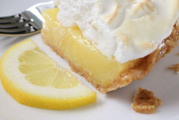 Лимонный пирог с безе – простой и проверенный рецепт