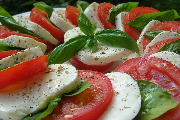 Итальянский салат Капрезе за 15 минут