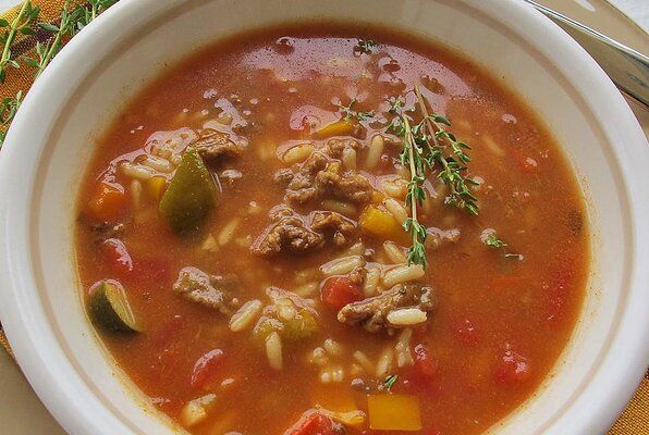 Необычный суп со вкусом фаршированных перцев