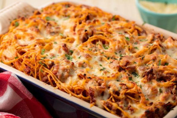 Спагетти с фаршем и сыром в духовке – час и готово