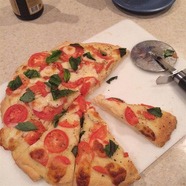 Идеальное тесто для пиццы – просто добавь начинку и любимая закуска готова
