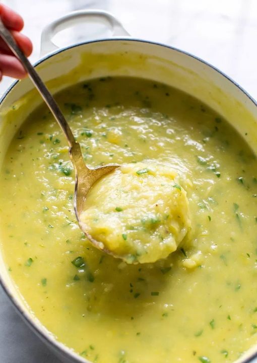 Бесподобный картофельный суп-пюре с луком-пореем – час и готово