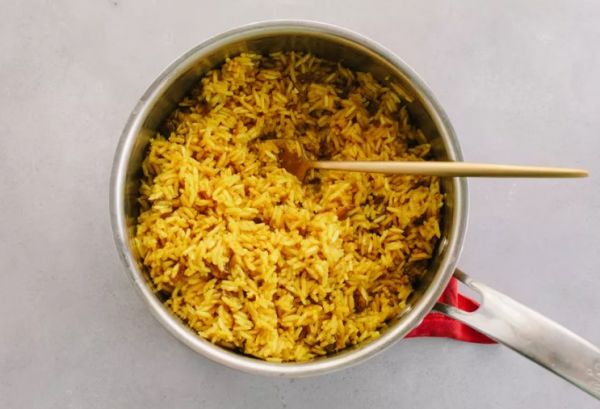 Рассыпчатый рис с куркумой по-индийски за 30 минут