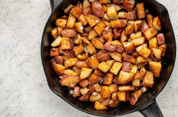 Обалденная жареная картошка с луком на сковороде – 25 минут и готово