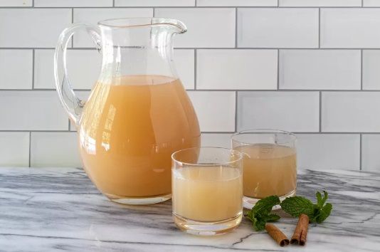 Домашний яблочный сок - простой и ароматный рецепт