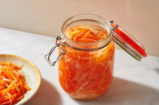 Острый кимчи по-корейски - из моркови и дайкона