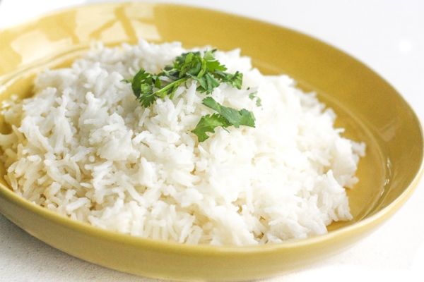 Простой гарнир по-тайски: рис на кокосовом молоке