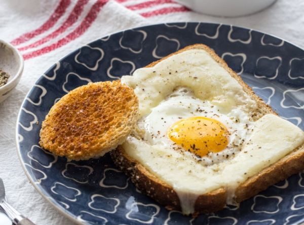 Яйцо в корзинке - вкусный и красивый завтрак за 10 минут
