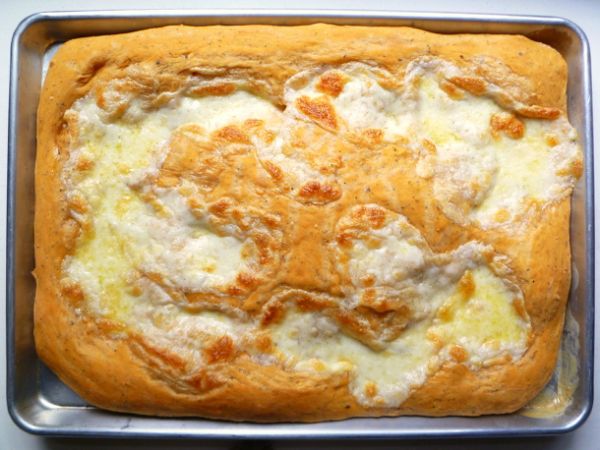 Воздушная фокачча с сыром - готовим итальянскую выпечку дома