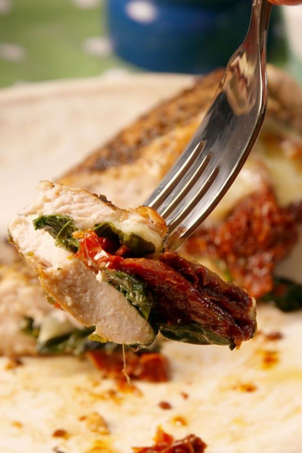 Курица «Капрезе» - простое блюдо с итальянским колоритом