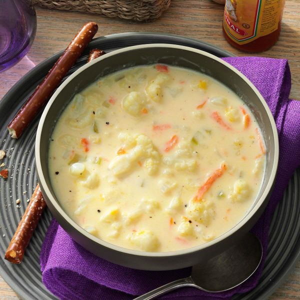 Наваристый суп из цветной капусты и овощей с сыром за 30 минут