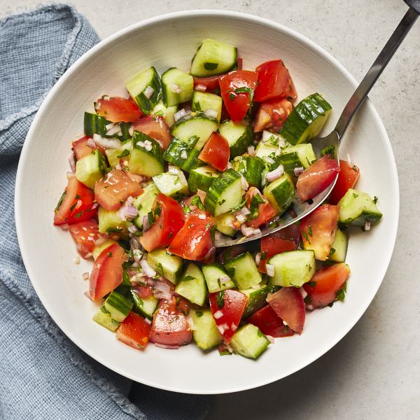 Салат с говядиной, помидорами и луком — рецепт с пошаговыми фото и видео