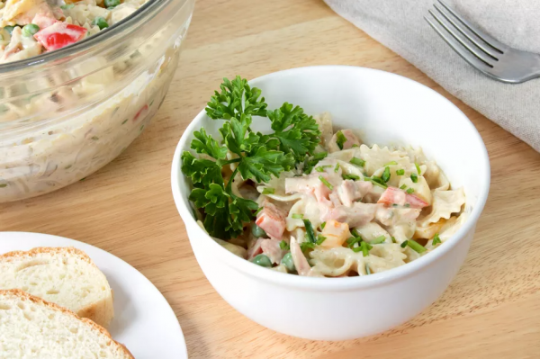 Как приготовить макаронный салат с лососем: пошаговый рецепт с фото