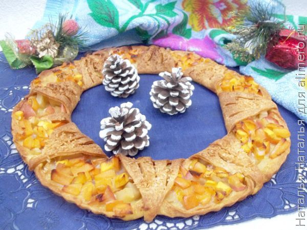 Доступный домашний пирог с хурмой «Рождественский венок» 